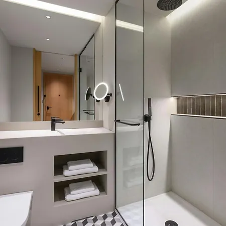 By Marriott * Лісабон