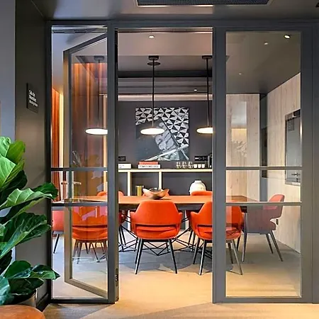 Ξενοδοχείο By Marriott 4*