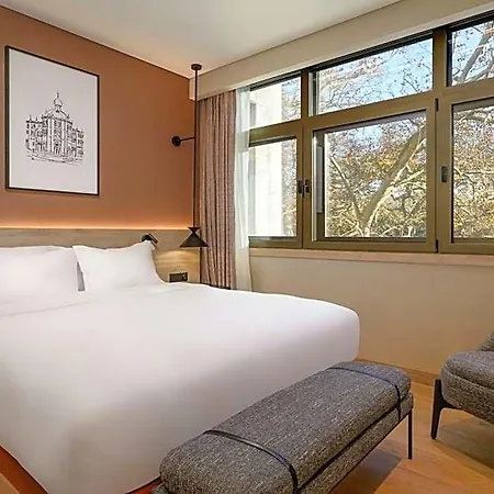 Ξενοδοχείο By Marriott 4*