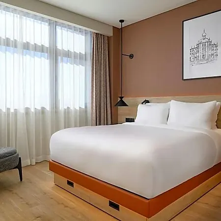 Ξενοδοχείο By Marriott 4*