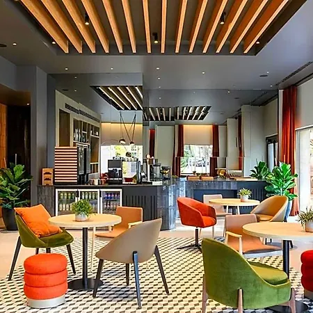 Ξενοδοχείο By Marriott 4*